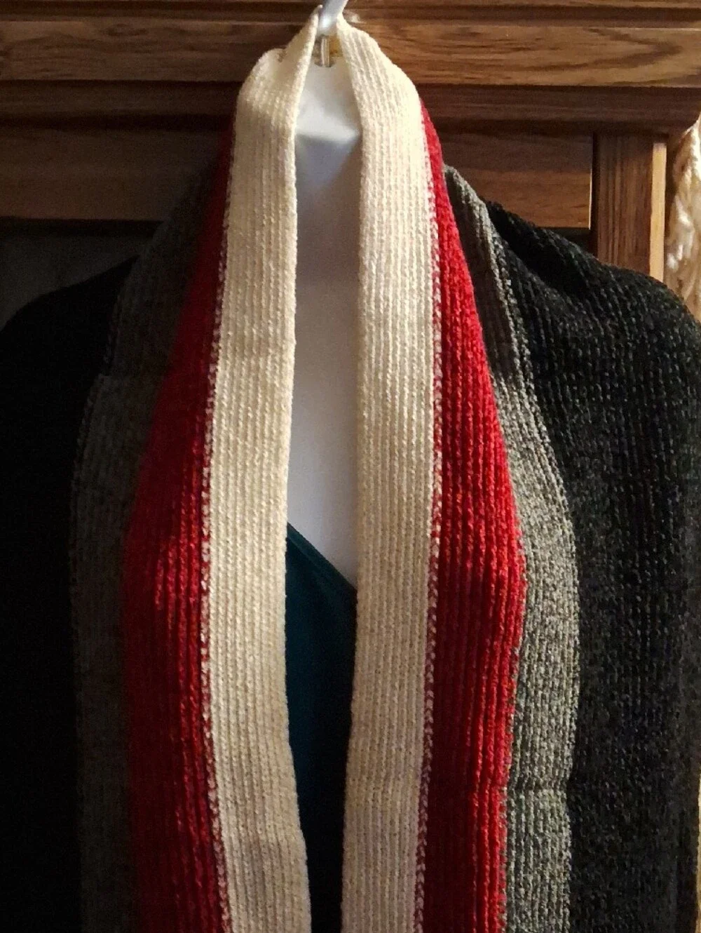 NWOT,UNISEX,Vintage Scarf with Red,Black,Cream&Gray Stripes/Multicolored Fringe❤
